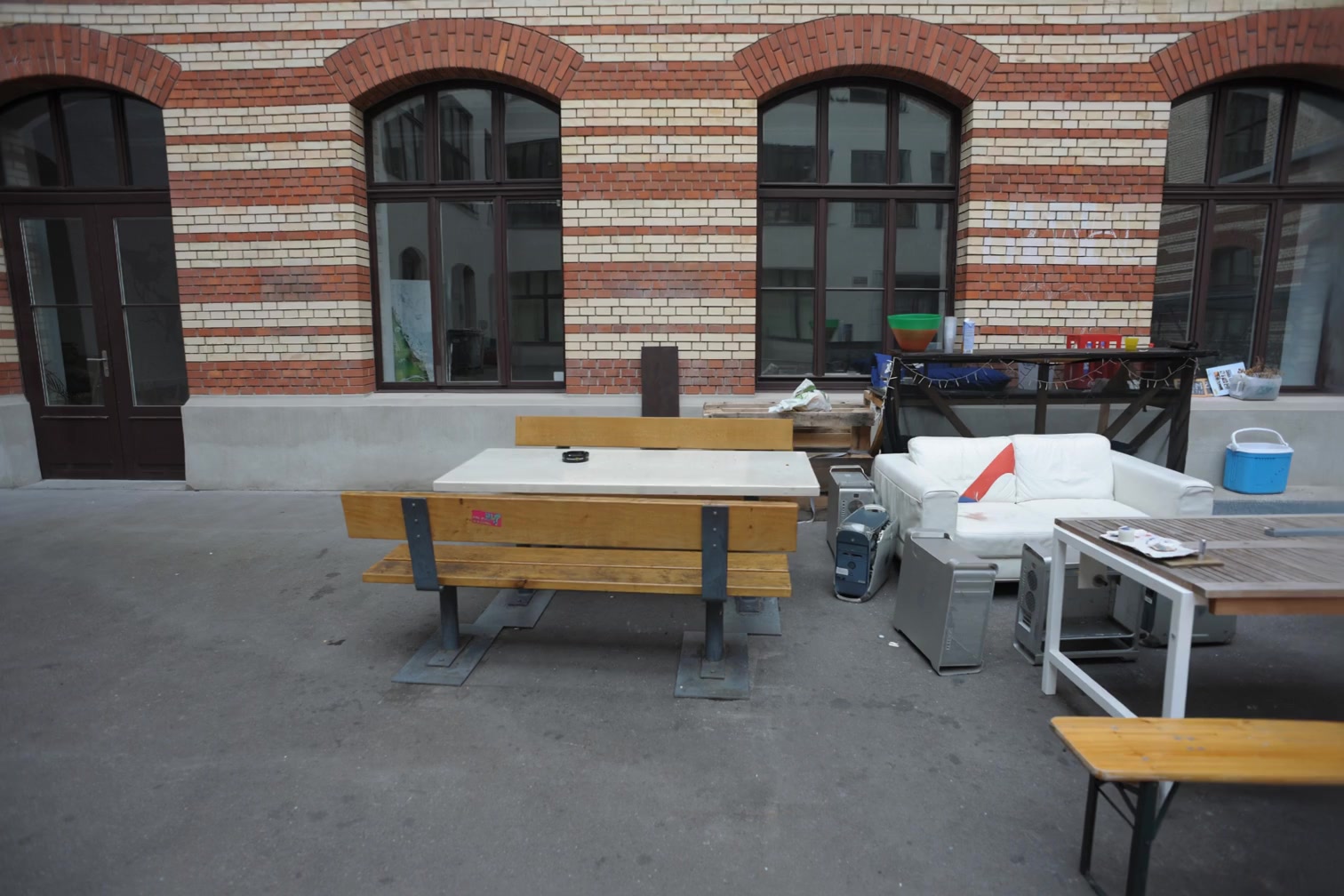 courtyard_00000_0000-0001