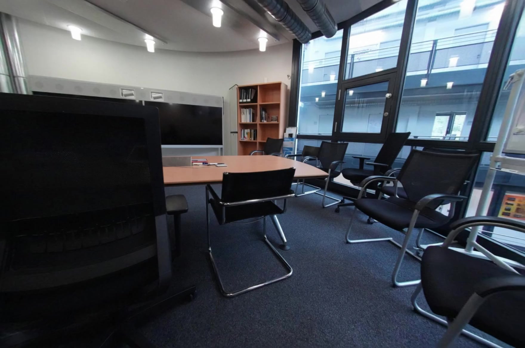 fb5a96b1a2_00110_0000-0004