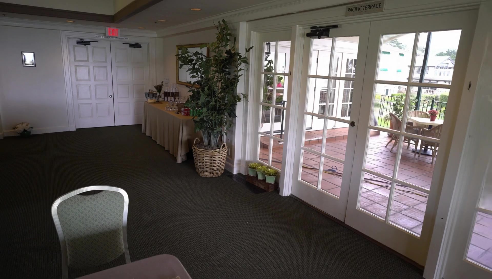 Meetingroom_00023_0000-0001